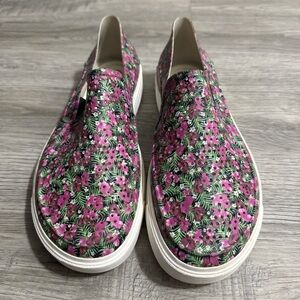 Crocs CitiLane Roka Pink Green Floral Multicolor Slip On Shoes Women’s Size 10